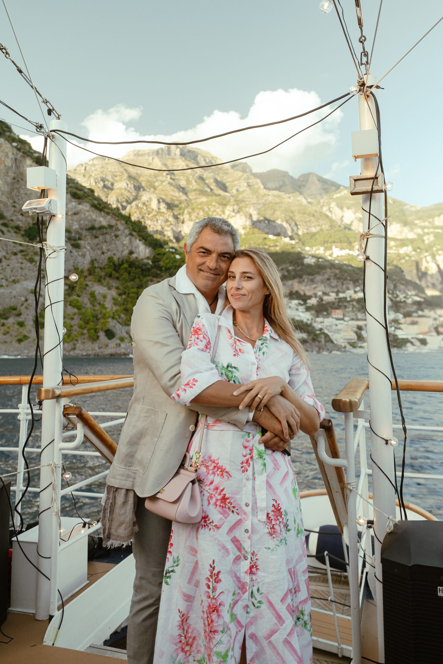 Couple photographed outdoors by George Koumas