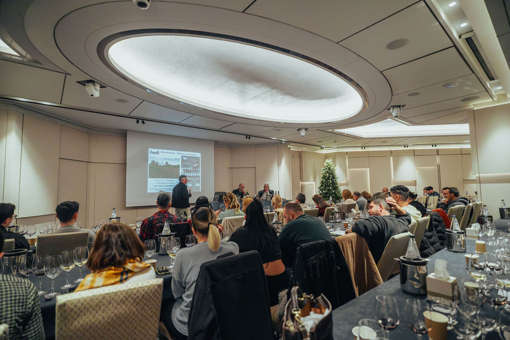 Dinner event photographed by George Koumas